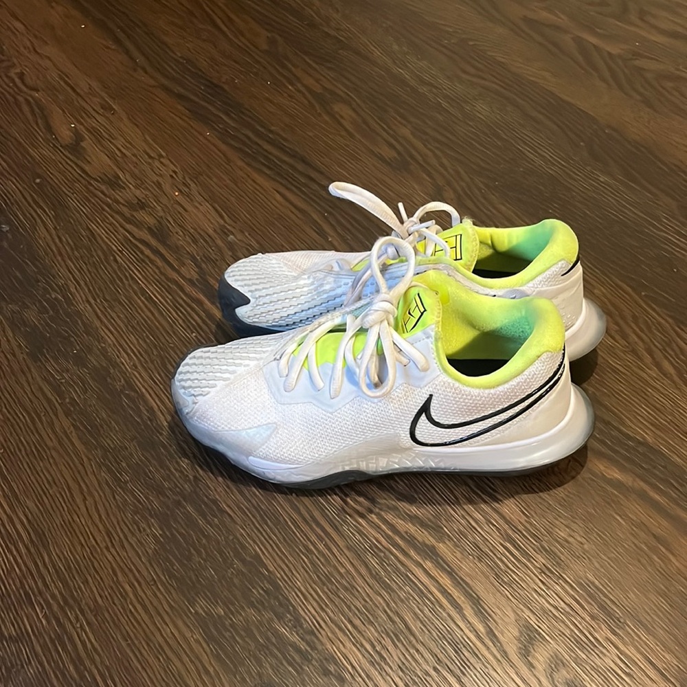 Nike tennis shoes